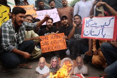 Pakistan'ın Muhafazakar Partisi'nden Hindistan Karşıtı Protesto