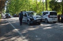 Tokat'ta Trafik Kazası Açıklaması 2 Yaralı