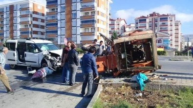 Tokat'ta Trafik Kazası Açıklaması 9 Yaralı