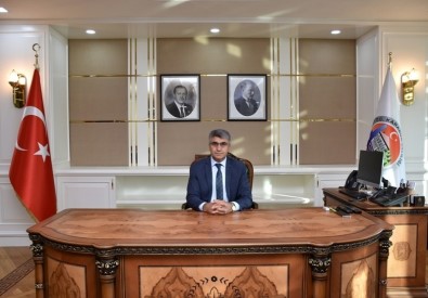 Vali Gürel Ve İl Protokolünden Bayram Mesajı