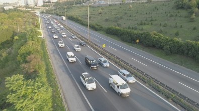 3 Günlük Tatil, TEM'de Trafiği Durma Noktasına Getirdi