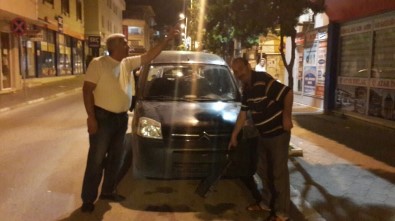 3. Kattan Park Halindeki Aracın Üzerine Düşen Çocuk Yaralandı