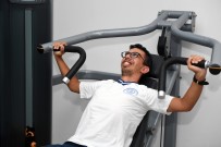 FAZLA KILO - Engelli Genç, Fitness Sayesinde Yürüyüşünü Düzeltti