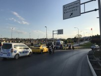 HALIÇ KÖPRÜSÜ - Eyüpsultan'da Motosiklet Kazası Açıklaması 2 Yaralı