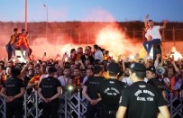 RADAMEL FALCAO - Falcao İstanbul'a Geldi