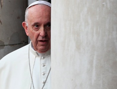 Papa Francis asansörde mahsur kaldı