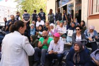 EVLAT ACISI - AK Parti'li Vekilden HDP Önünde Eylem Yapan Ailelere Destek Ziyareti