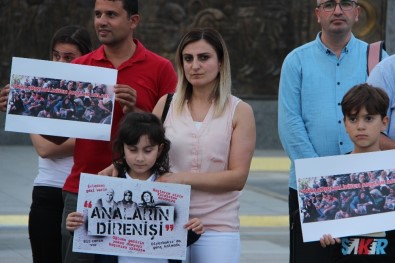 Diyarbakır'da HDP Binası Önünde Evlat Nöbeti Tutan Annelere Düzce'den Destek