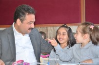 KIRTASİYE MALZEMESİ - Elbistan Belediyesi'nden 3 Bin Öğrenciye Eğitim Seti Hediyesi