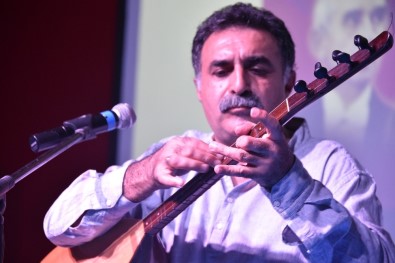 Erdal Erzincan'dan 20 Yıl Sonra Gümüşhane'de Muhteşem Konser