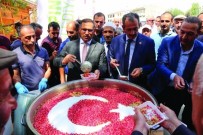 AK PARTİ İLÇE BAŞKANI - Gürpınar Belediye Başkanı Tanış, Vatandaşlara Aşure Dağıttı