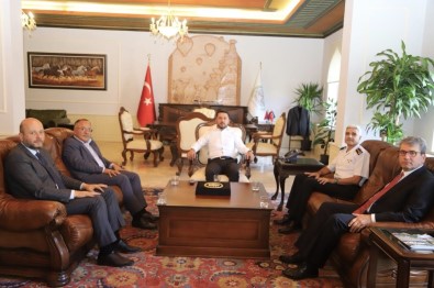 İl Jandarma Komutanı Erol, Nevşehir Belediye Başkanı Arı'yı Ziyaret Etti