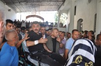 MILLI SAVUNMA BAKANı - Emniyet müdürü eşini son yolculuğuna uğurladı!