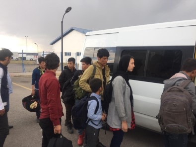 Otobüs Bileti Alarak İstanbul'a Gitmek İsteyen 15 Afgan Göçmen Yakalandı