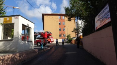 Sancaktepe'de Okulda Yangın Paniği