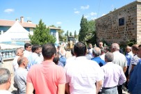 İŞ MAKİNASI - Talas'tan Ardıç'a Hizmet Çıkarması