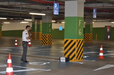 AVM'de Bomba Tatbikatı Nefes Kesti