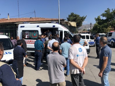 Erzincan'da Bıçaklı, Sopalı Kavga Açıklaması 4 Yaralı