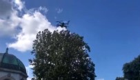 SULTANAHMET - İstanbul Polisinden Tarihi Sultanahmet Meydanı'nda Turistlere Drone İle Anons