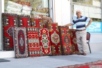 ŞARK KÖŞESI - Kırşehir'de Halı Dokuma Mesleğinin Son Temsilcisi Zamana Direniyor
