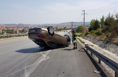 Rampadan İnen Otomobil Çekiciye Çarptı Açıklaması 2 Yaralı
