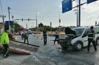 OVAKıŞLA - Ahlat'ta Yabancı Uyruklu Kaçak Göçmenleri Taşıyan Minibüs Kaza Yaptı
