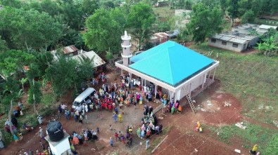 Aksa Camisi Tanzanya'da İbadete Açıldı
