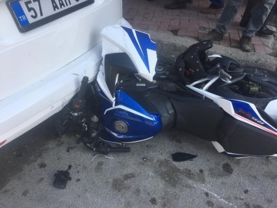 Boyabat'ta Motosiklet Kazası Açıklaması 1 Yaralı