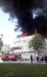SAĞLIK EKİBİ - Bursa'da Dört Katlı Bina Alev Alev Yandı