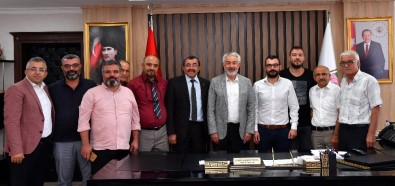 CHP'den, AK Parti'li Belediye Başkanı Başdeğirmen'e Nezaket Ziyareti