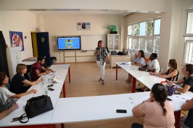 GKV'li İngilizce Öğretmenlerine Yeni Öğretim Teknikleri Anlatıldı