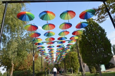 Gülşehir'de Şemsiyeli Sokak Büyük İlgi Görüyor