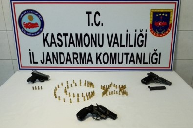 Kastamonu'da Uyuşturucu Ve Silah Kaçakçılığı Operasyonu