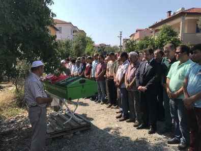 Kazada Ölen Liseli Ayşe Gözyaşları İçinde Son Yolculuğuna Uğurlandı