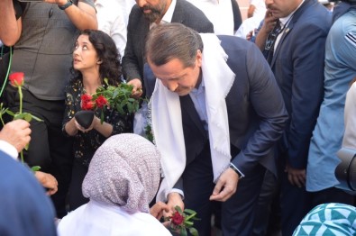 Memur-Sen Genel Başkanı Yalçın'dan Diyarbakır'da Eylem Yapan Ailelere Destek Ziyareti
