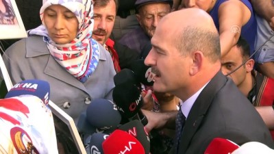 Bakan Soylu'dan Oturma Eylemi Yapan Diyarbakır Annelerine Ziyaret