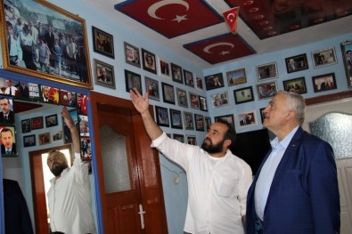 Erdoğan Sevgisi Büyüdükçe Büyüdü Evine Sığmadı
