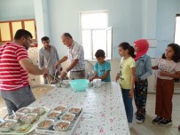 MUSTAFA ARDA - Köy İmamı 2 Bin 400 Kişilik Aşureyi 7 Saatte Pişirdi