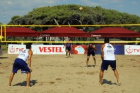 ŞÜKRÜ SÖZEN - Plaj Voleybol Turnuvası Başladı