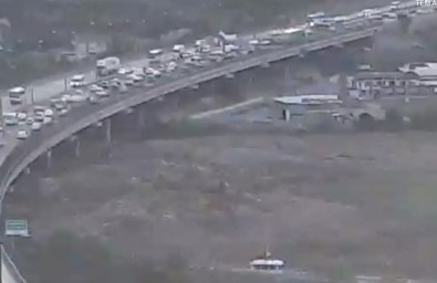 TEM Otoyolunda Oksijen Yüklü Tankerin Devrilme Anı Kamerada