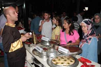Urfa İsotu Ve Çiğ Köftesi Gastroantep Festivali'nde Yoğun İlgi Gördü