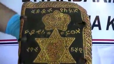 Diyarbakır'da Altın İşlemeli İncil İle İbranice İşlemeli Ferman Ele Geçirildi