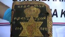 İNCIL - Diyarbakır'da Altın İşlemeli İncil İle İbranice İşlemeli Ferman Ele Geçirildi