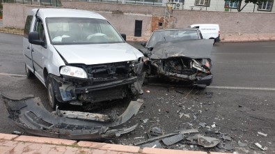 Kayseri'de Kaza Açıklaması 2 Yaralı