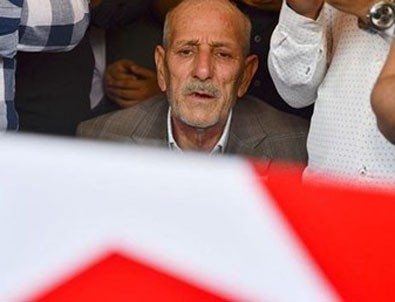 Şehit oğlunun kabrini ziyarete giden baba kazada öldü