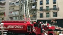 SAĞLIK EKİBİ - Şişli'de Çatı Yangını
