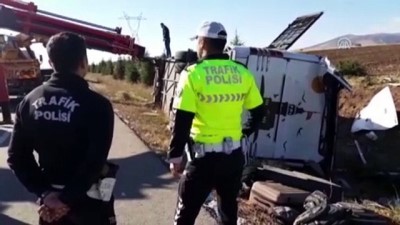 Afyonkarahisar'da Yolcu Otobüsü Devrildi Açıklaması 1 Ölü, 40 Yaralı