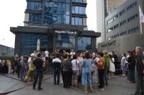 YALIN - Bayrampaşa'daki Bir Otelde Çıkan Yangın Paniğe Sebep Oldu