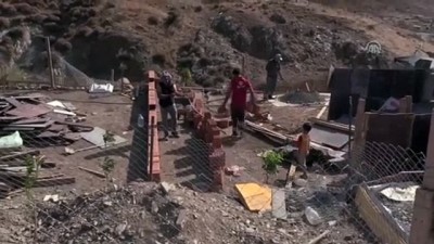 Eşyalarından Önce Türk Bayrağını Kurtardı