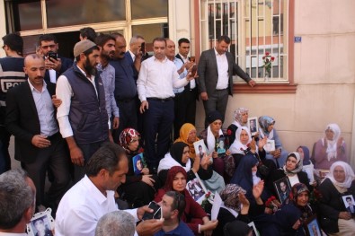 HDP Önünde Eylem Yapan Ailelere 15 Temmuz Milli İrade Ocakları'ndan Destek